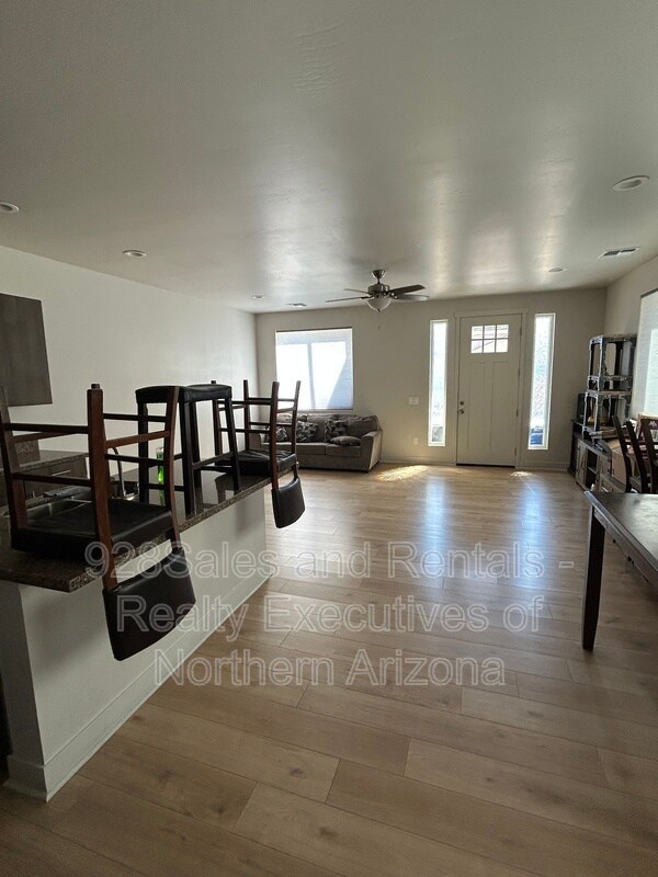 Foto del edificio - 2107 N West St