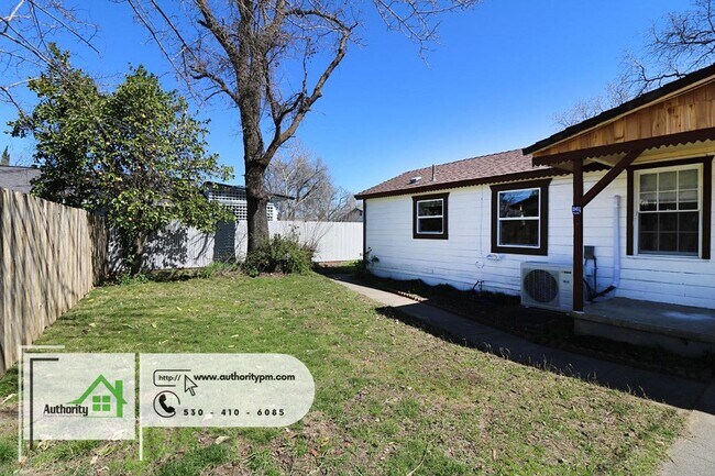 Building Photo - 1575 First St-  Fresh Paint with other upd...
