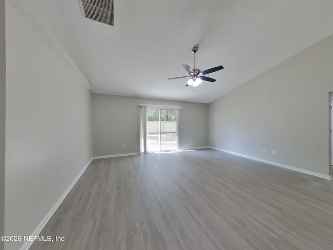 Foto del edificio - 1330 Summerbrook Dr