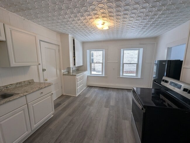 13-15 Walnut Street Unit 2 - 13-15 Walnut Street Unit 2 Apartment