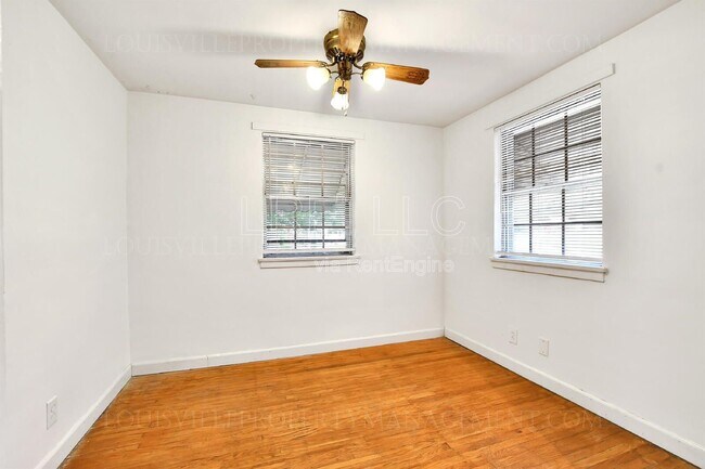 Foto del edificio - 702 Compton St