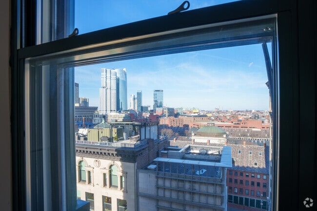 1BR, 1BR - 600SF - View - One India Street Apartments