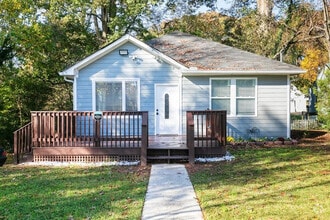 Building Photo - Room in House on Browns Mill Rd SE