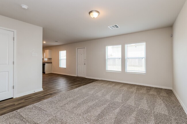 Building Photo - 10083 Cerritos dr