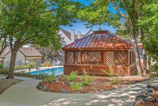 Foto del edificio - 6380 S Boston St