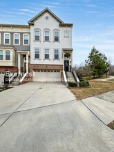 Building Photo - 43 Shepherds Hook Way