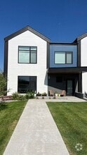 Building Photo - 3042 S 28th Ave