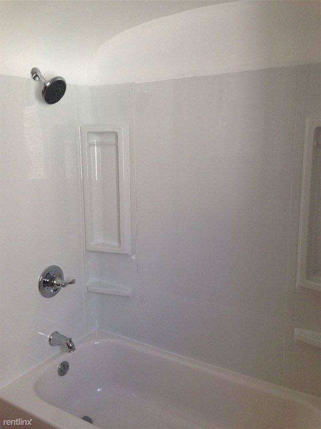 Foto del edificio - 3 br, 1 bath House - 821 Michigan Ave