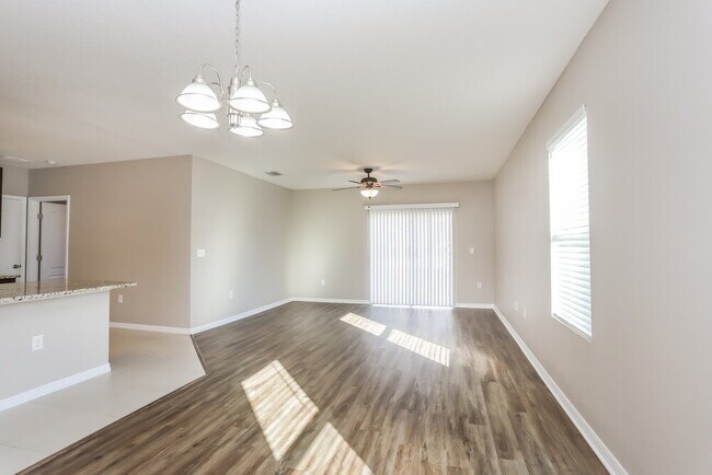 Foto del edificio - 1802 Greenwood Valley Dr