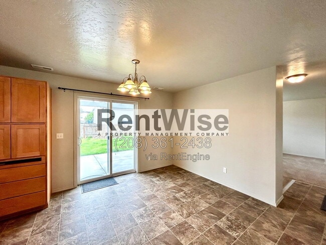 Building Photo - 119 E Walcott Lake Dr