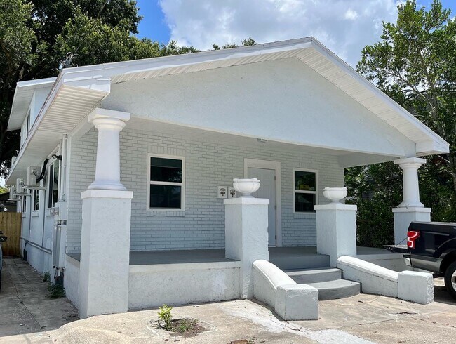 Photo - 3007 Sanchez St Apartments