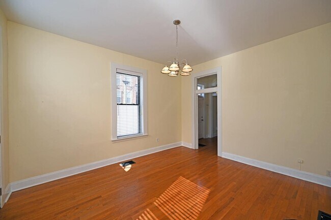 Foto del edificio - 334 W 7th St