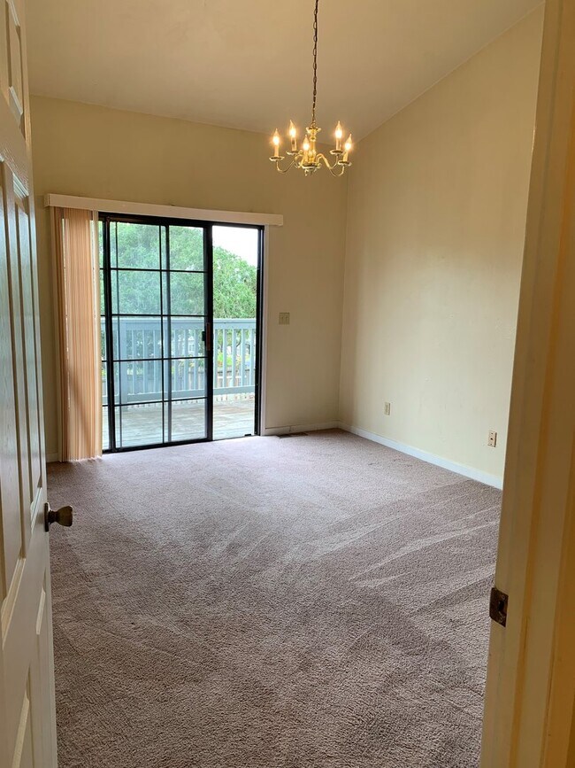 Foto del edificio - Great four bedroom two bath house Near DLI...
