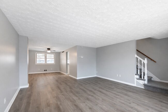 Foto del edificio - Spacious 3 Bedroom Home | Central AC | Finished Basement | Parking