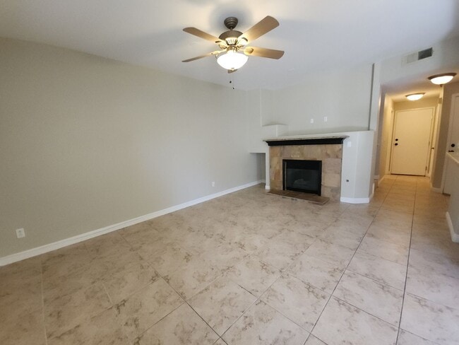 Building Photo - Immaculate Two Story Townhouse style Condo in Summerlin.