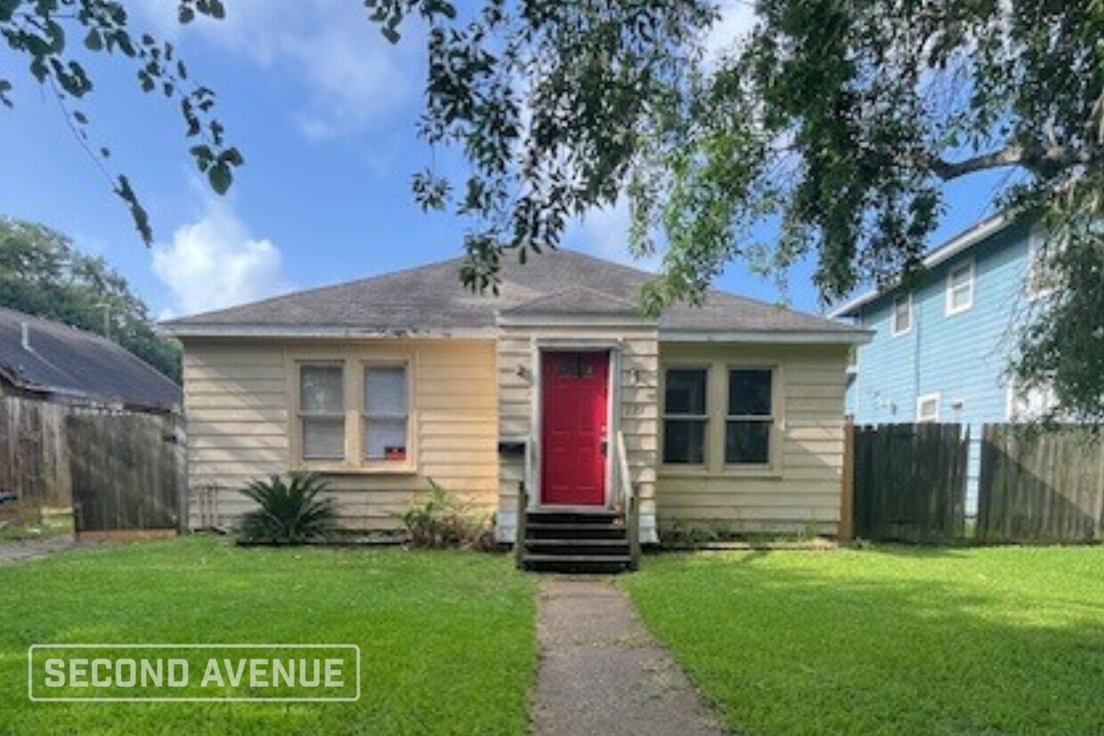 Foto principal - 223 10th Ave N