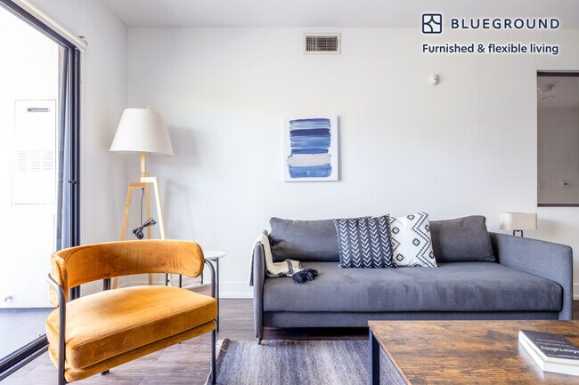 Foto del edificio - 409 N Hayworth Ave