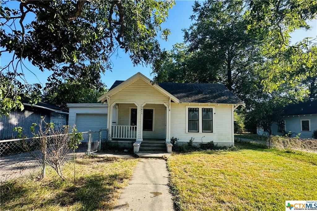 1611 E Commercial St, Victoria, TX 77901 House Rental in Victoria, TX