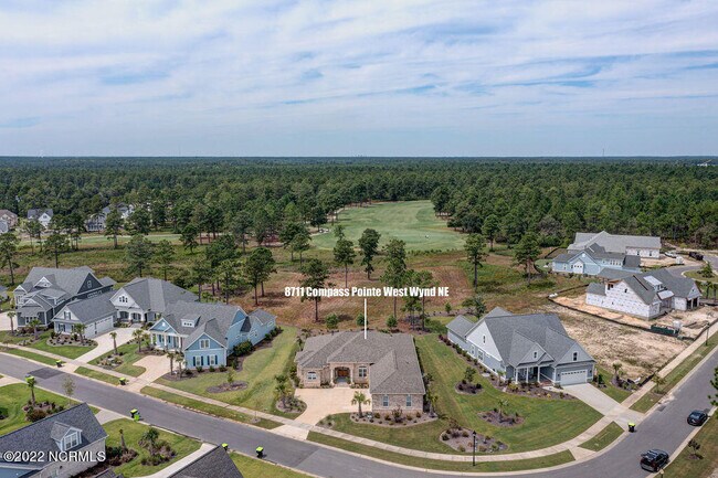 Foto del edificio - 8711 Compass Pointe West Wynd NE