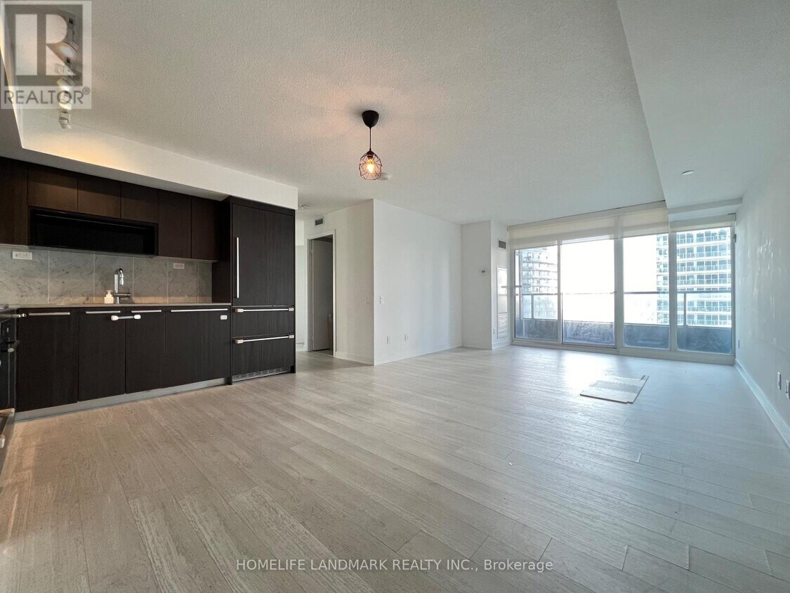 Photo principale - 70-2670 Queens Wharf Rd