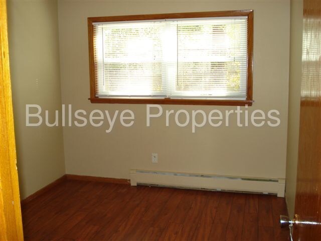 Building Photo - 705 E 3rd St