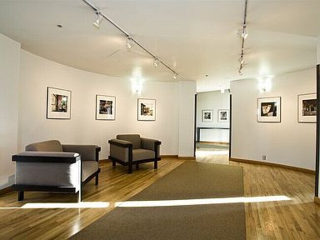 Foto del edificio - 2000 Little Raven St
