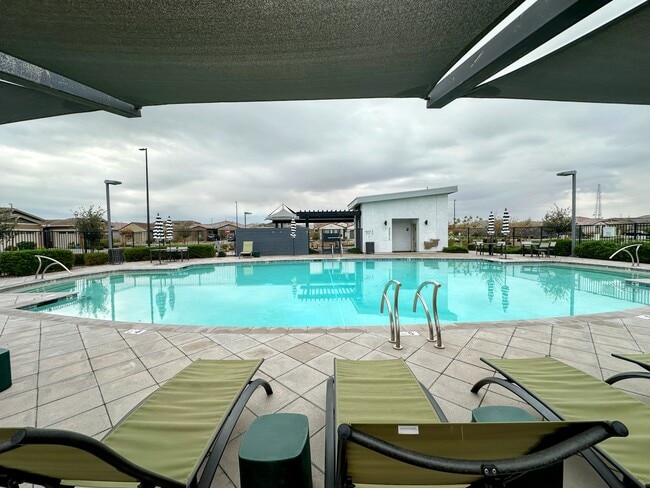 Building Photo - 2517 E Pelican Dr