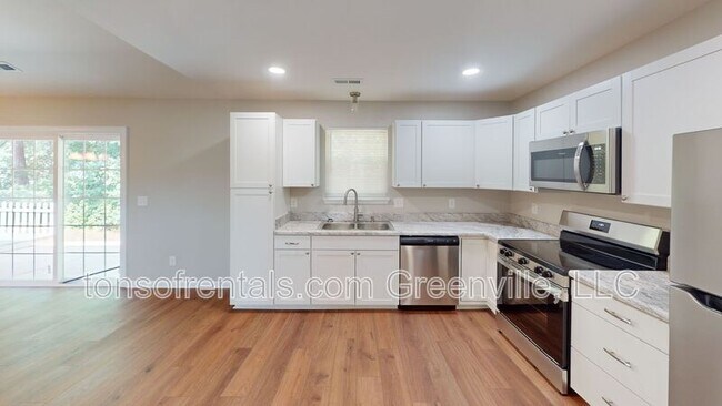 Foto del edificio - 535 Pleasant Breezes Way