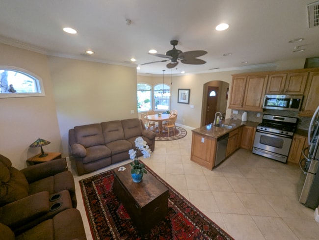 Building Photo - 14449 Lenray Ave