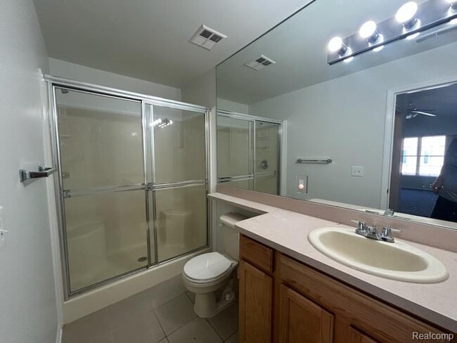 Foto del edificio - 736 Amberly Dr