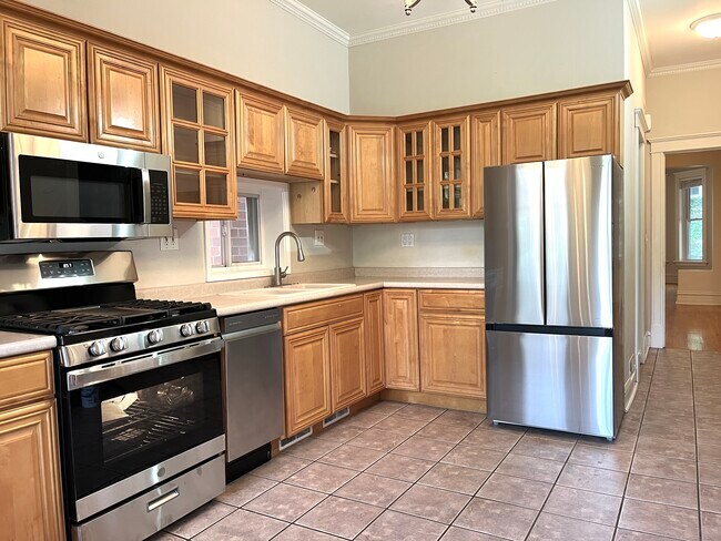 Foto del edificio - 3447 N Marshfield Ave