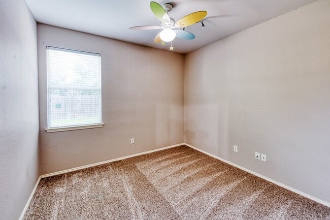 Building Photo - 2617 Bissonet Dr