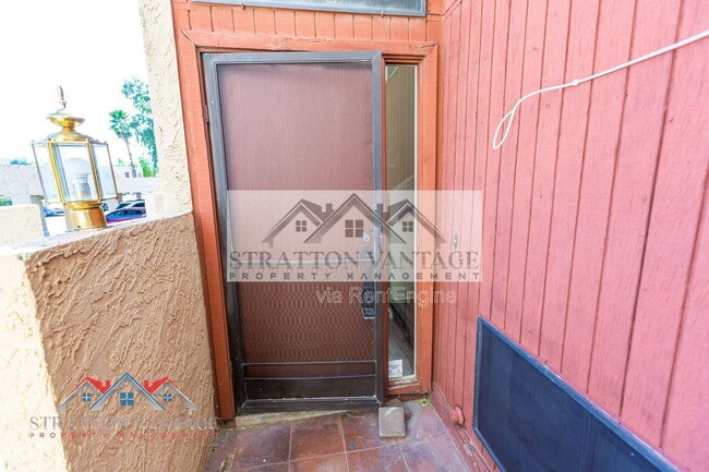 Building Photo - 2165 E University Dr