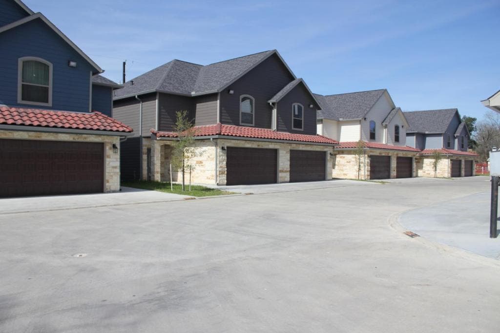 Primary Photo - 9515 Craven Oaks St Unit B, Houston, TX 77076