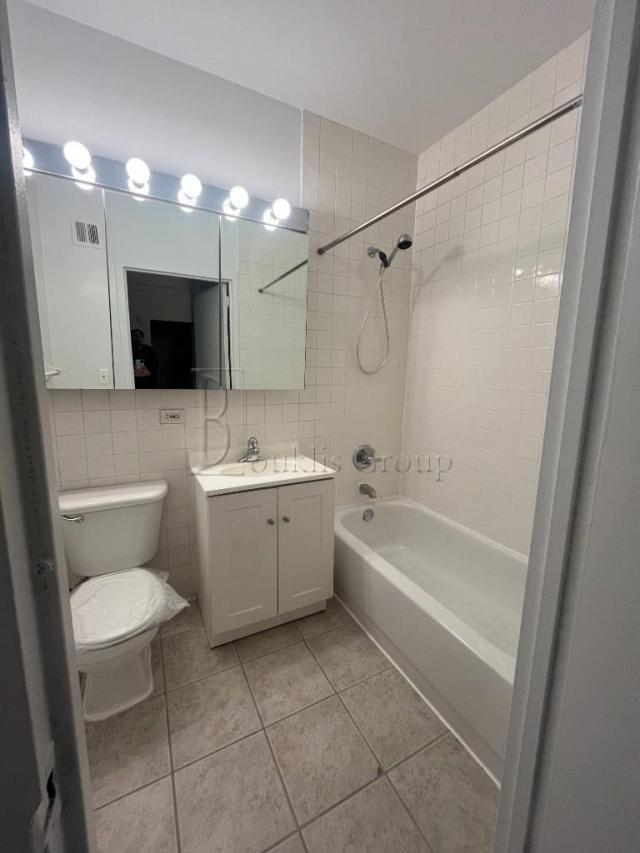 Foto del edificio - 1 bedroom in Astoria NY 11106