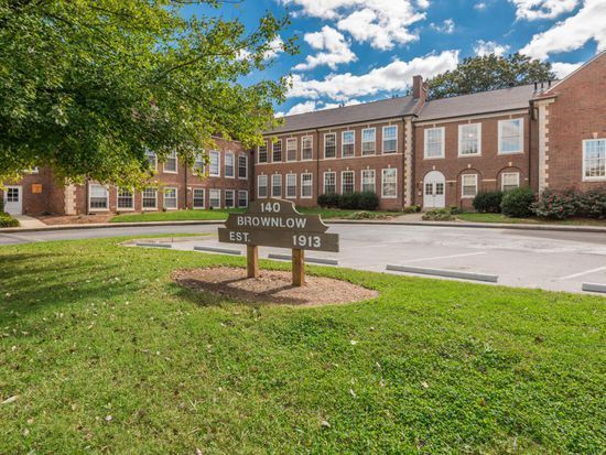 Primary Photo - 140 E Glenwood Ave