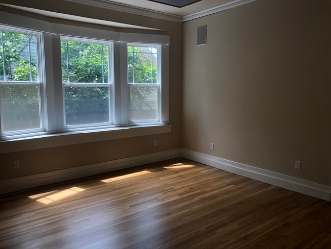 Foto del edificio - 635 NE Opal St