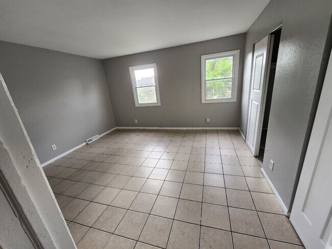 Foto del edificio - 6448-6450 N 106th St