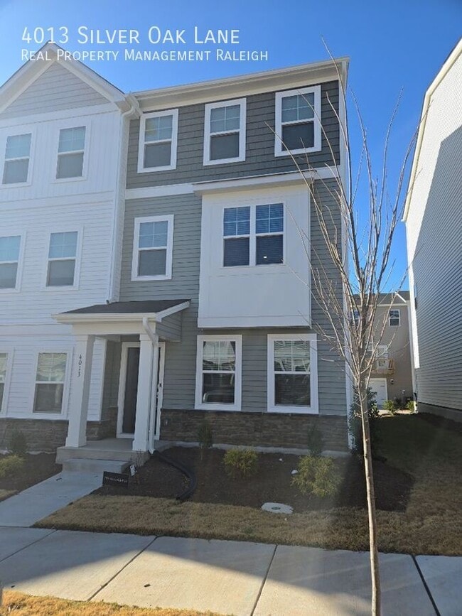 Foto del edificio - 4013 Silver Oak Ln