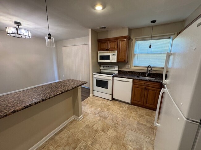 Foto del edificio - 241 Cedarmere Cir