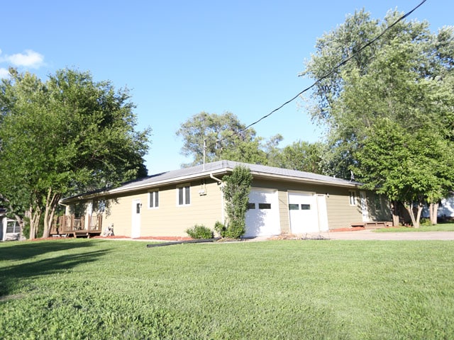 Building Photo - 209 1st St