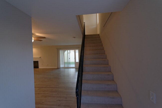 Building Photo - 948 Emory St