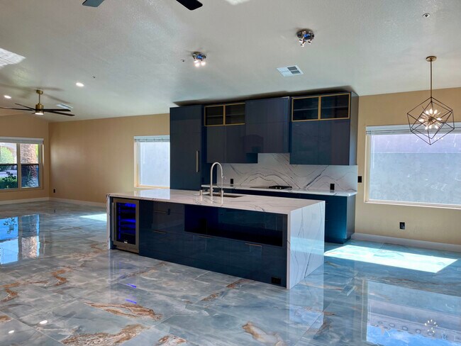 Foto del edificio - 8709 E Gail Rd