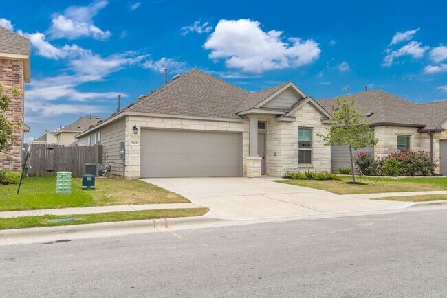 Building Photo - 909 Durness Dr