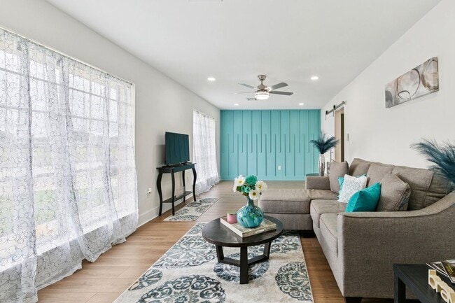 Building Photo - 839 Behrman Ave