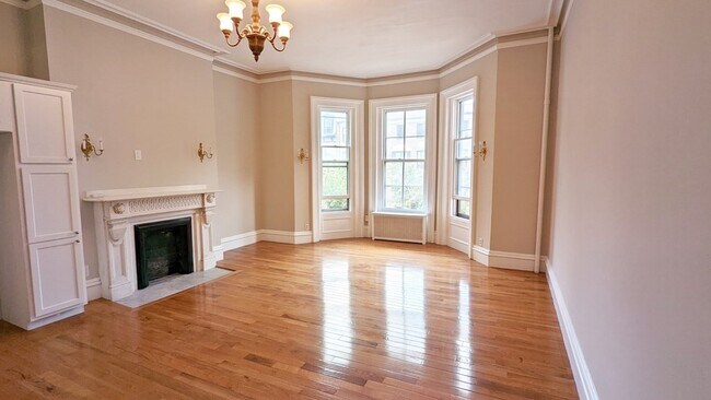 Building Photo - 388 Beacon St