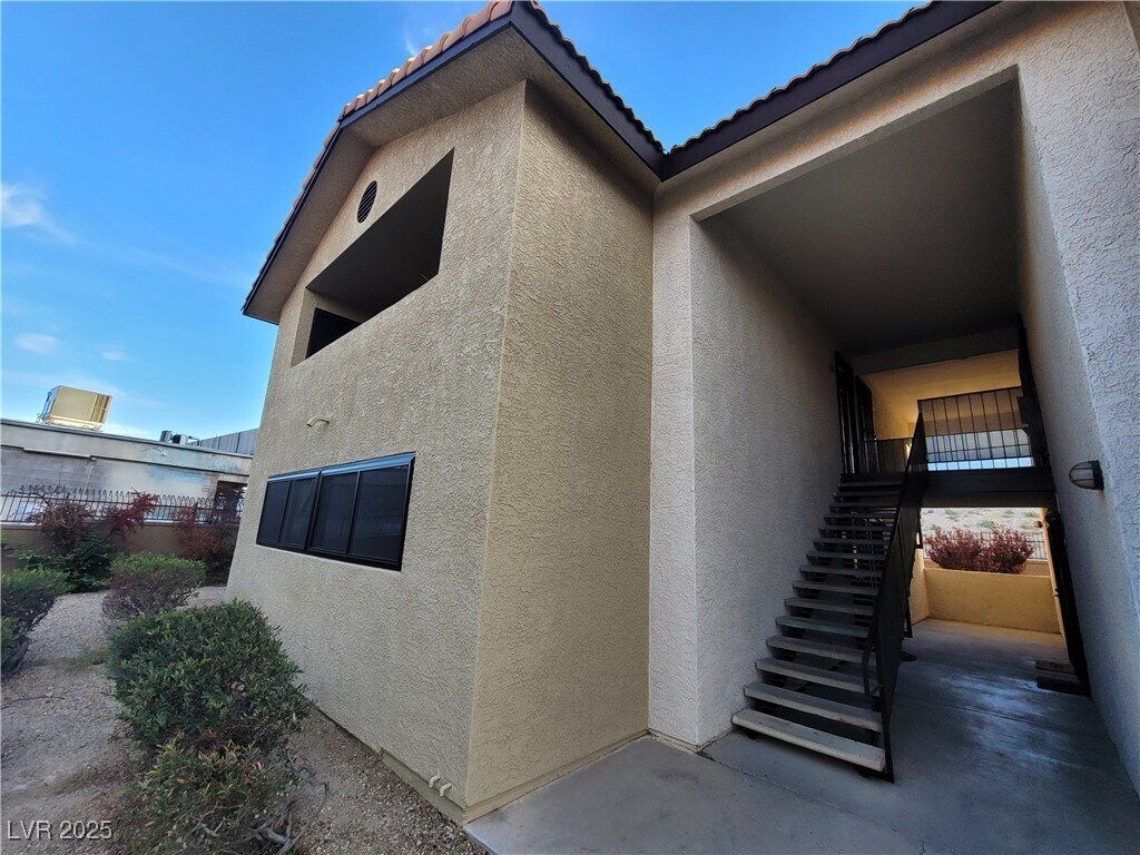 Foto principal - 2451 N Rainbow Blvd