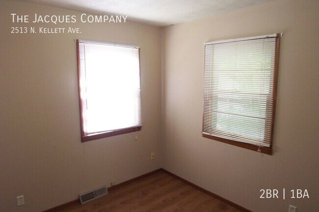 Foto del edificio - 2513 N Kellett Ave