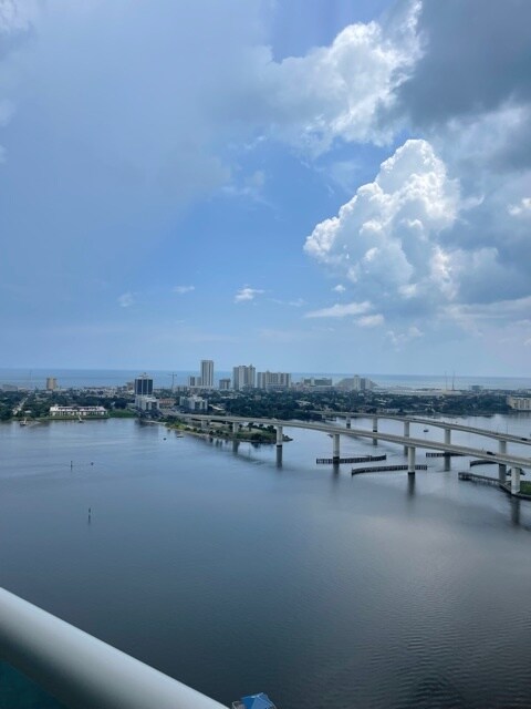 Foto del edificio - 231 Riverside Dr