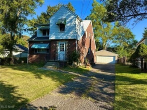 Building Photo - 644 W Judson Ave